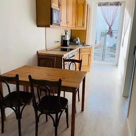 Grossartige 3 Mit Kamin Und Garten Fuer 1-6 Personen كاوفبويرن