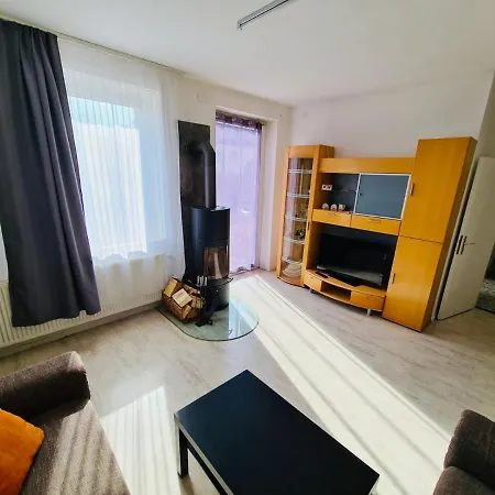 Grossartige 3 Mit Kamin Und Garten Fuer 1-6 Personen شقة