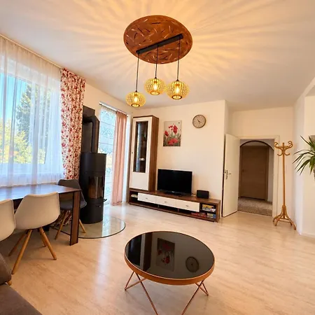 Grossartige 3 Mit Kamin Und Garten Fuer 1-6 Personen